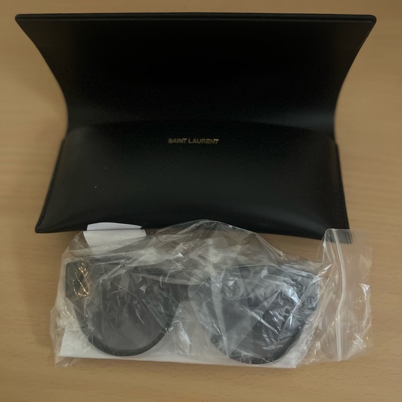 Saint Laurent Round/Oval Sunglasses - Picture 10 of 12